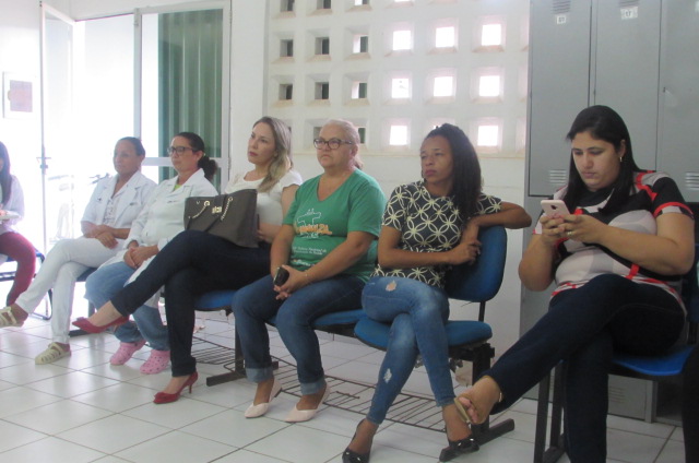 Colaboradores do HRJL participam de palestras sobre Saúde Mental
