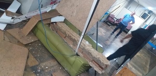Prédio da Secretaria de Meio Ambiente é esvaziado após parte do teto desabar
