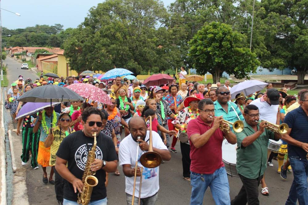 Assistência Social realiza desfile de carnaval para bloquinho da melhor idade