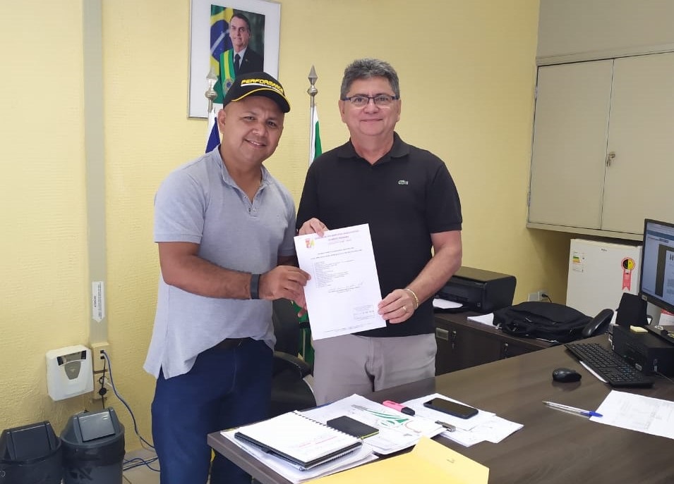 No DNIT-PI, prefeito Airton Veloso protocola pedido de construção de interseções rodoviárias nos municípios filiados a AMPAR