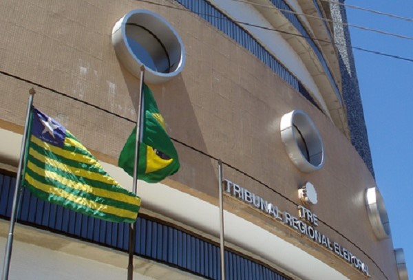 TRE-PI cassa mandato do prefeito em exercício de Miguel Leão