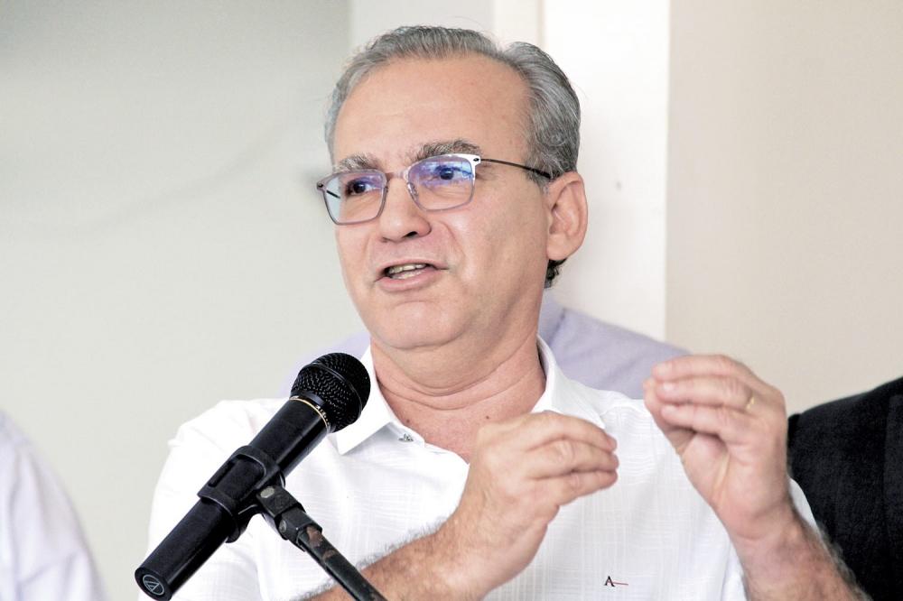 Prefeito Firmino Filho suspende implantação do rodízio de veículos em Teresina