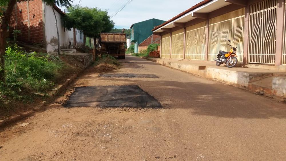 Secretaria Municipal de Obras recupera pavimentação de bairros na cidade de Picos
