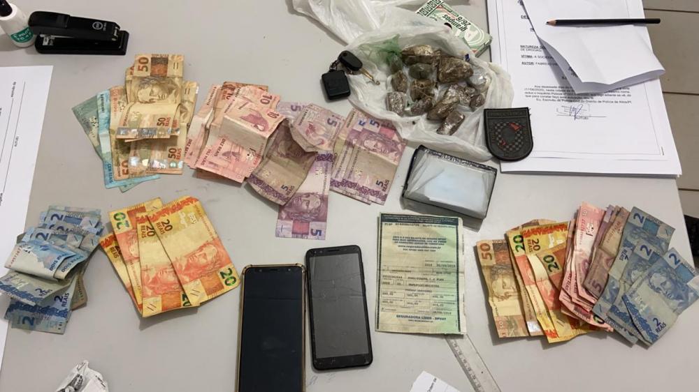 Motorista de aplicativo é preso acusado de tráfico de drogas em cidade do Piauí