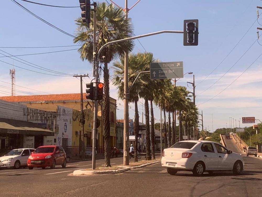Prefeitura de Teresina isola ruas do Centro para restringir circulação de carros