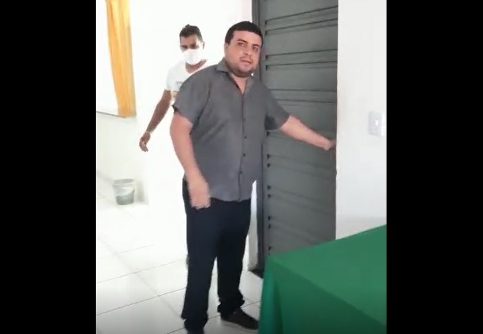 Vereador de Jardim do Mulato se recusa a usar máscara e ainda provoca confusão na Secretaria de Saúde; vídeo