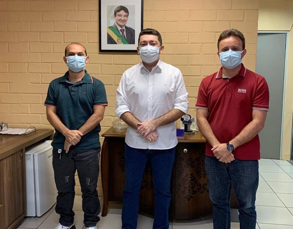 Prefeito de São Pedro do Piauí consegue autorização de ordem de serviço para construção de escola