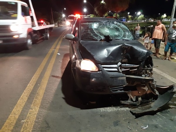 Condutor invade pista e deixa dois feridos na BR 343; exame atestou embriaguez