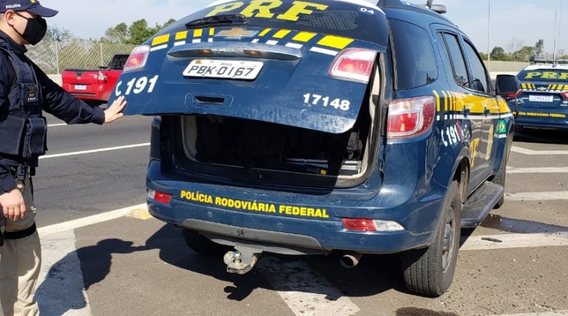PRF e Polícia Militar prendem na BR 343 passageiro de ônibus acusado de Desacato