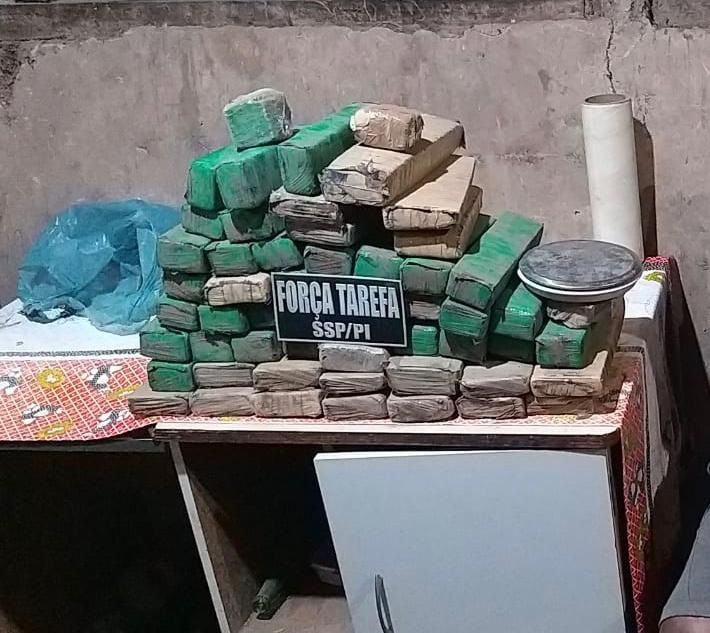 Dois homens são presos com 50kg de maconha na zona leste de Teresina