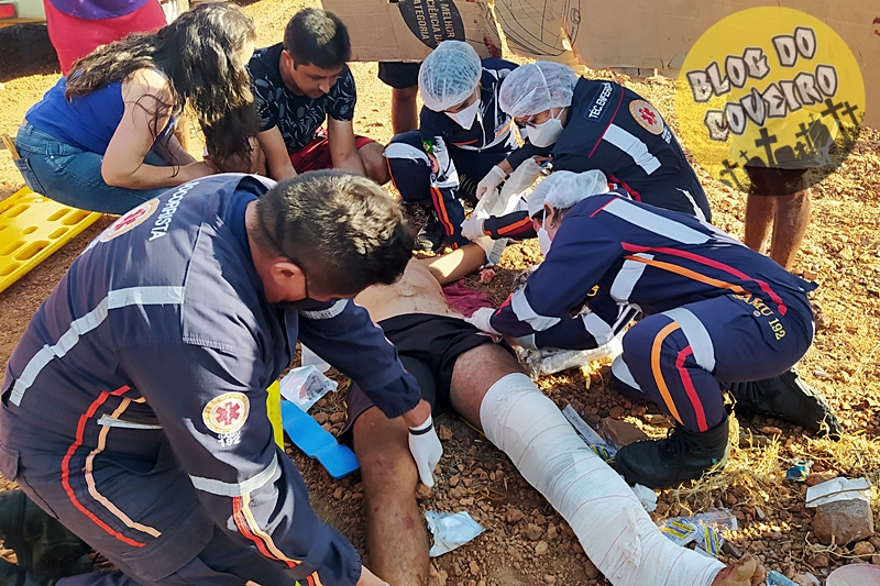 Colisão com carro deixa motociclista gravemente ferido no Piauí