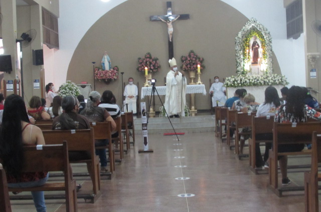 Fiéis celebram festa de São Francisco de Assis em Picos