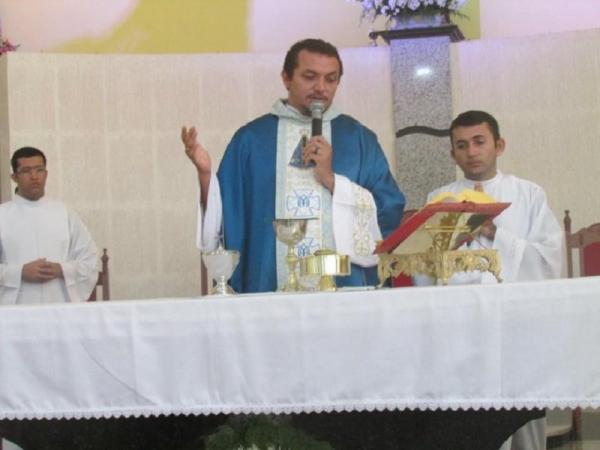 Padre tem carro roubado durante festa de aniversário em cidade do Piauí