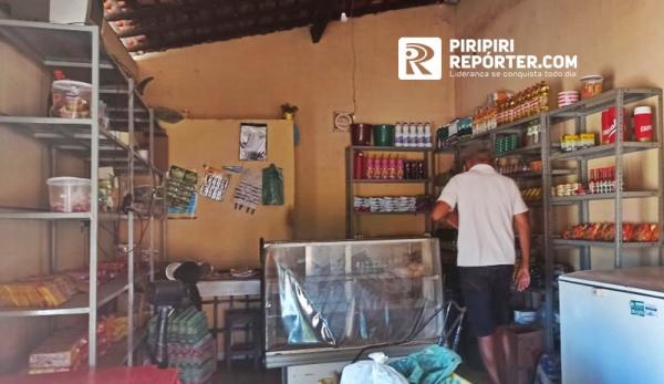 Em Piripiri, ladrão invade comércio e furta gêneros alimentícios