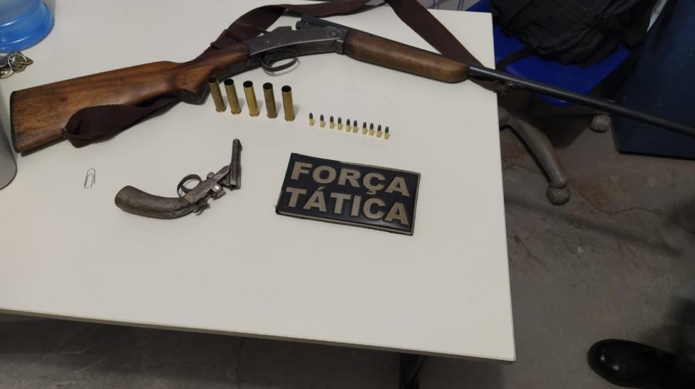 PM de Picos apreende armas de fogo e prende indivíduo que causava pânico em comunidade de zona rural