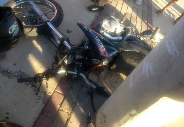 Idoso de 64 anos morre após colidir moto com poste em Teresina
