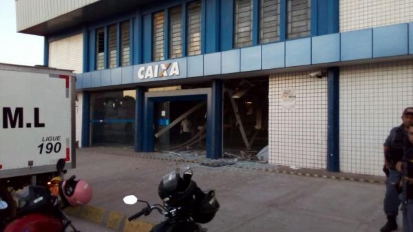 Bandidos explodem agência da Caixa Econômica Federal de Timon; um morador de rua morreu no local
