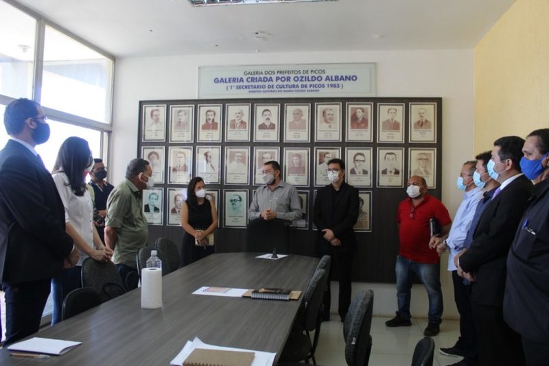 Equipes de transição se reúnem para discutir troca de governo municipal 