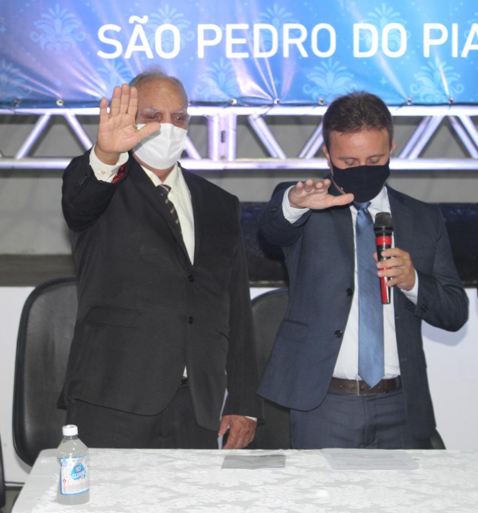 São Pedro do PI | Prefeito Júnior Bill e vereadores tomam posse para o mandato de 2021 a 2024