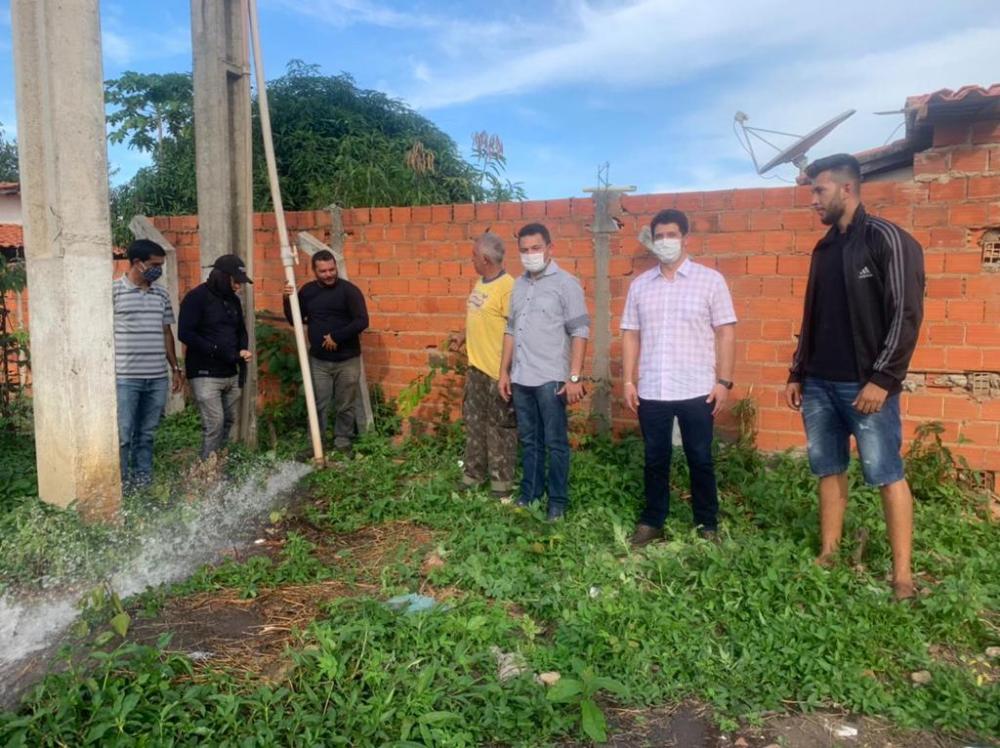 Prefeito Luciano acompanha obras de reformas realizadas em Hugo Napoleão