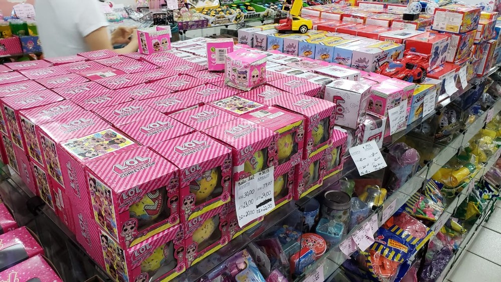Operação da Receita Federal apreende 20 mil em produtos falsificados no Centro de Teresina