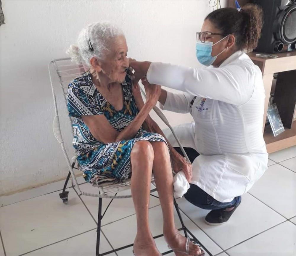 Prefeitura de São Gonçalo do PI inicia vacinação contra a Covid-19 em idosos a partir de 86 anos
