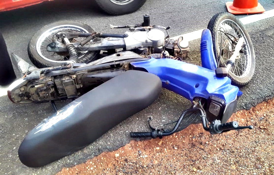 PI | Mãe morre e filha de 16 anos fica ferida após colisão entre moto e carro de passeio na BR-402