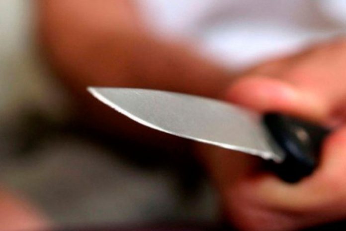 Feirantes são ameaçados por homem armado com faca em Picos