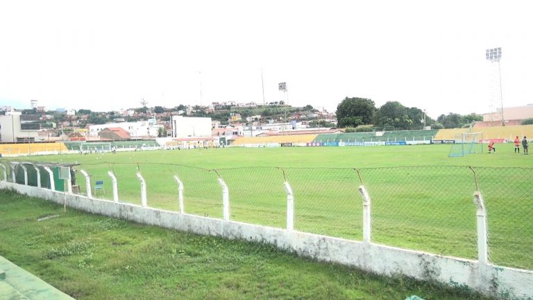 Secretaria de Esportes de Picos e FFP realizam vistoria no Estádio Helvídio Nunes de Barros