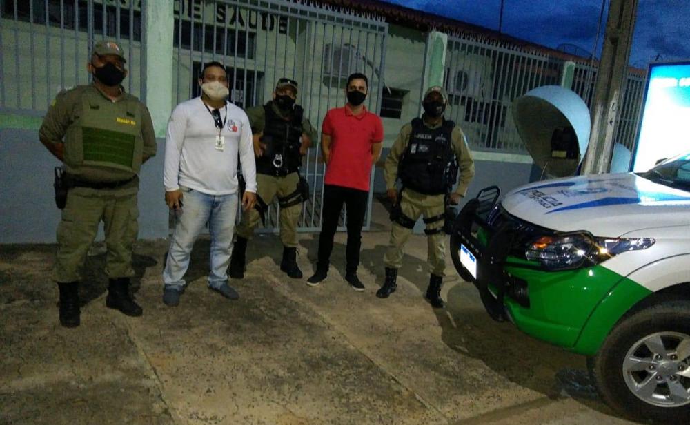 PM e Vigilância Sanitária fiscalizam estabelecimentos para cumprimento do decreto em Hugo Napoleão