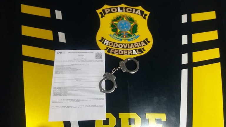 Foragido da justiça piauiense, homem acusado por crime de Estupro de Vulnerável é preso pela PRF na BR-343 em Piripiri