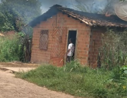 Homem que ateou fogo em casa e atingiu PM com uma foice no PI morre em hospital