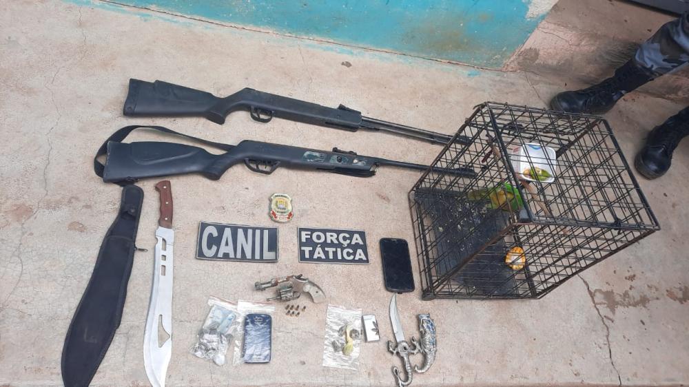 Operação integrada apreende armas, drogas e prende suspeito de tráfico em Inhuma