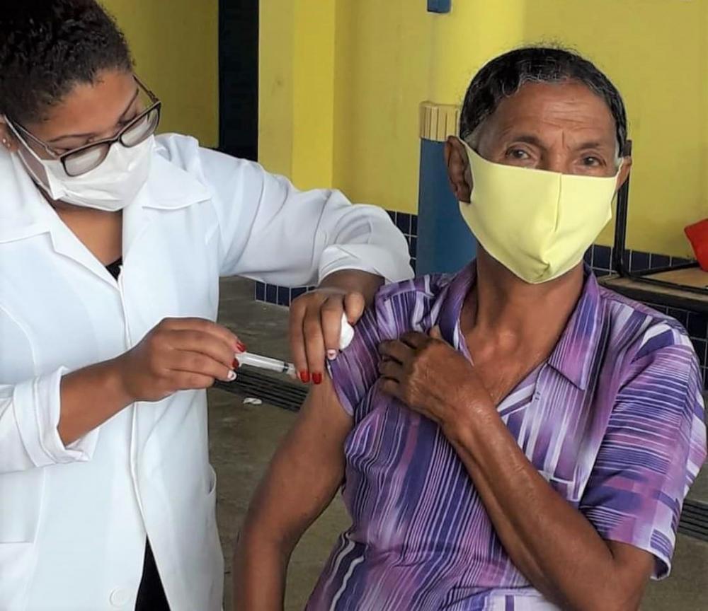 São Gonçalo do PI conclui segunda dose da vacinação contra a covid-19 em idosos de 70 a 75 anos