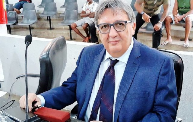 Gil Paraibano decreta luto oficial de 3 dias pelo falecimento do ex-vereador Carlos Luís Nunes