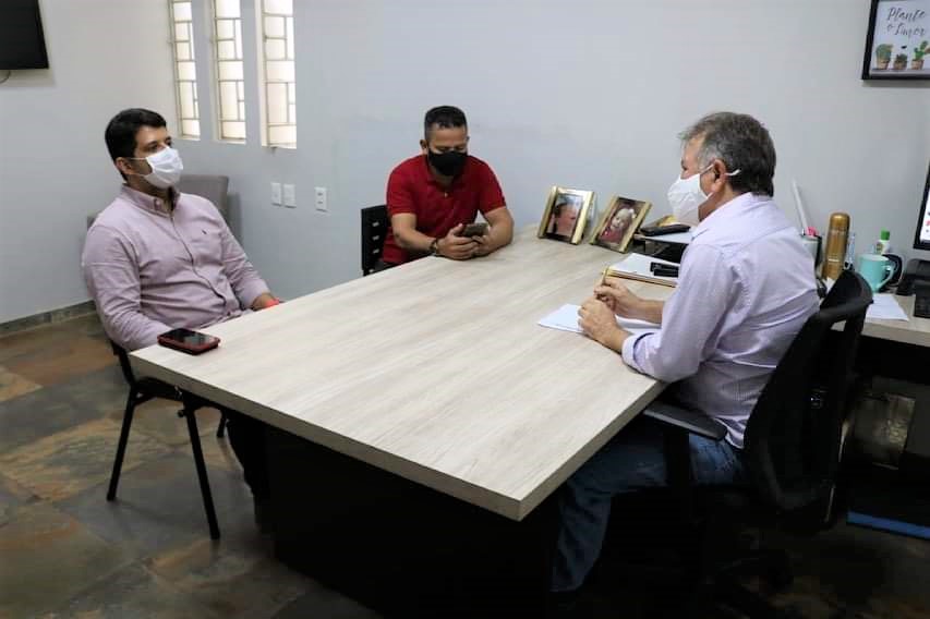 Deputado Merlong Solano destina R$ 800 mil em emenda para a saúde de Hugo Napoleão