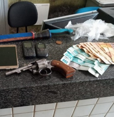 Força Tática estoura boca de fumo na zona rural de Piripiri