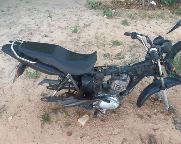 Motocicleta tomada de assalto é encontrada totalmente depenada no norte do Piauí