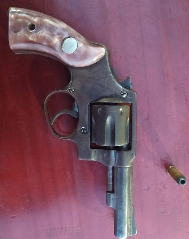 Polícia Militar prende indivíduo por porte ilegal de arma de fogo em Picos
