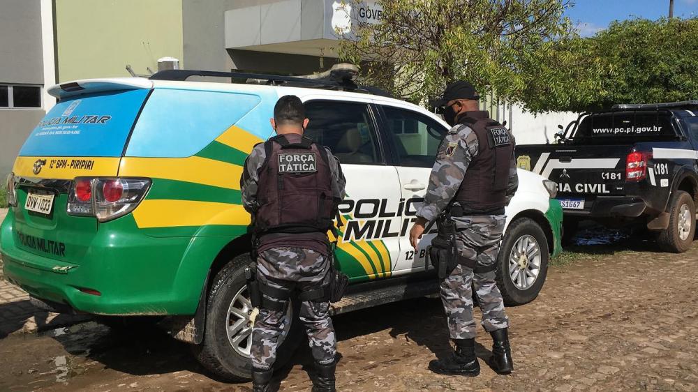 Força Tática apreende drogas e recupera celulares roubados 