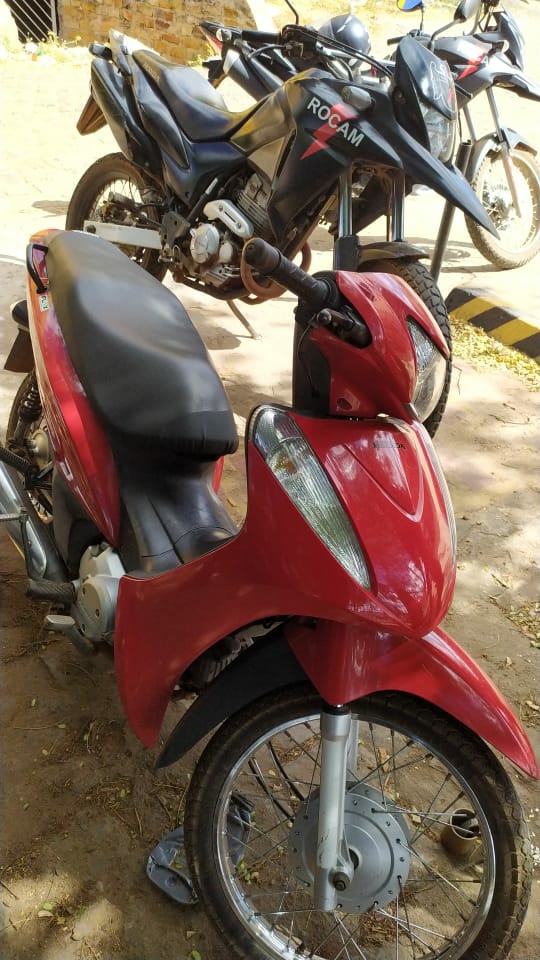 Polícia Militar recupera motocicleta no centro de Picos
