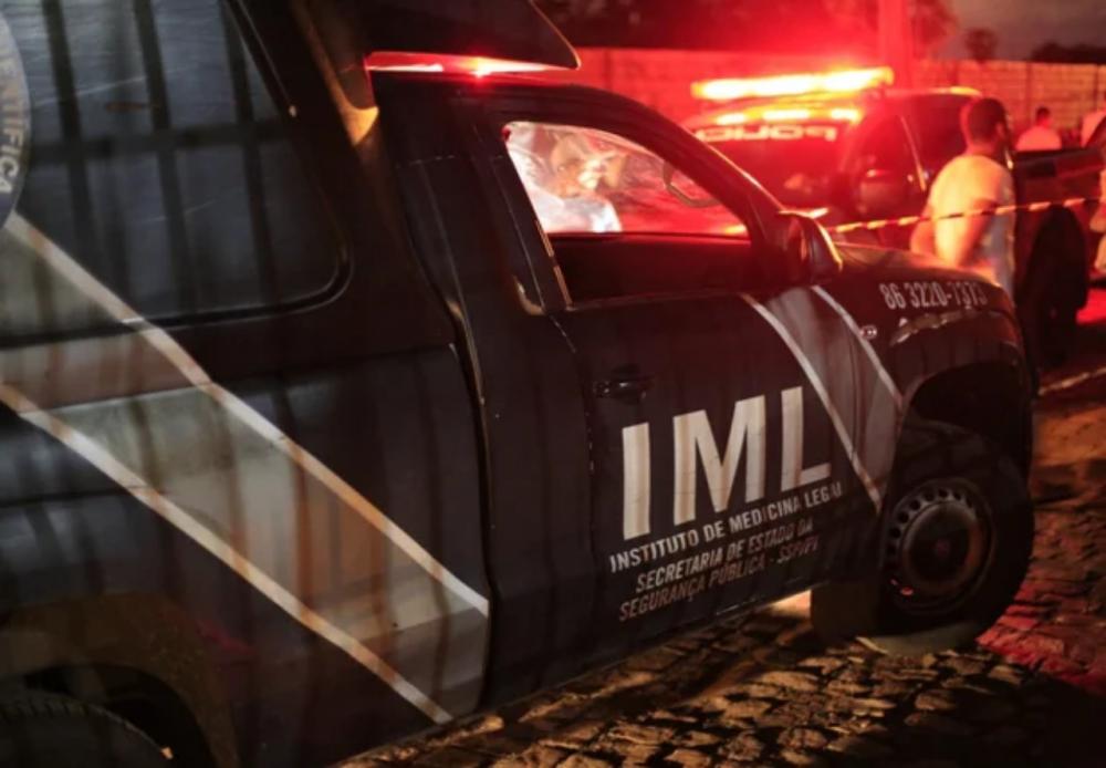 Homem é assassinado com 10 tiros durante partida de futebol em Teresina