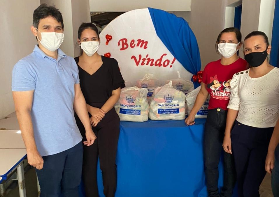 São Gonçalo do PI distribui mais de 800 kits de alimentação escolar para os alunos da rede municipal