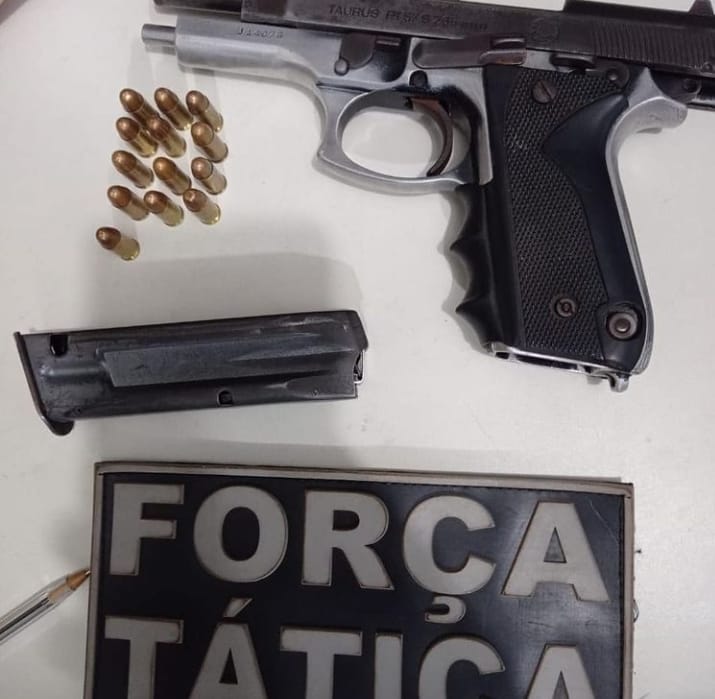 Força Tática do 4º BPM cumpre dois mandados de prisão e captura quatro foragidos 