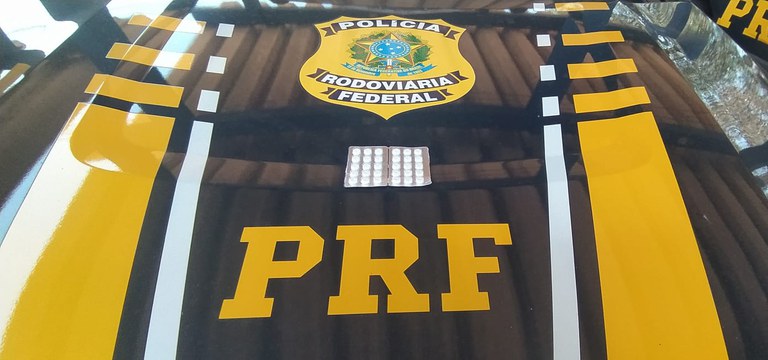 PRF autua caminhoneiro por estar portando anfetaminas para consumo na BR 316