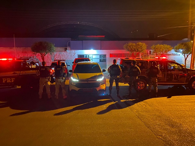 Em Picos, PRF recupera veículo com registro de apropriação indébita