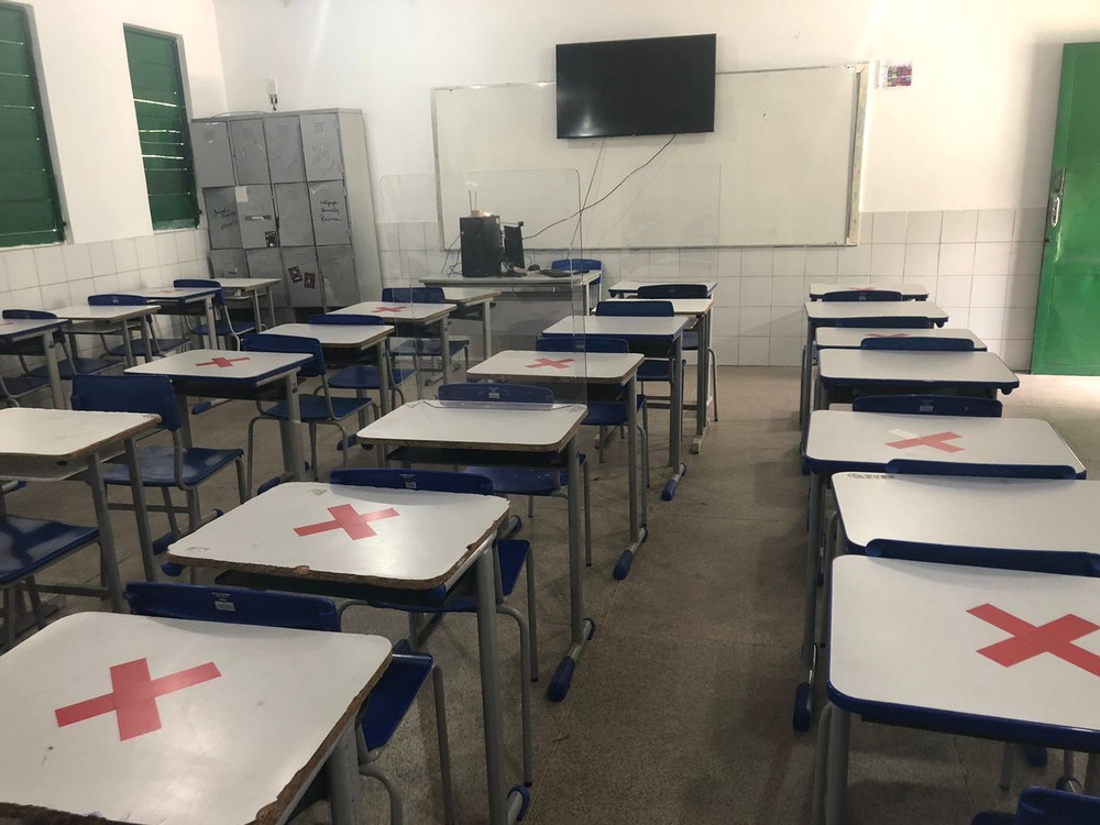 Quatro escolas da rede municipal de Teresina suspendem aulas presenciais após casos de Covid-19