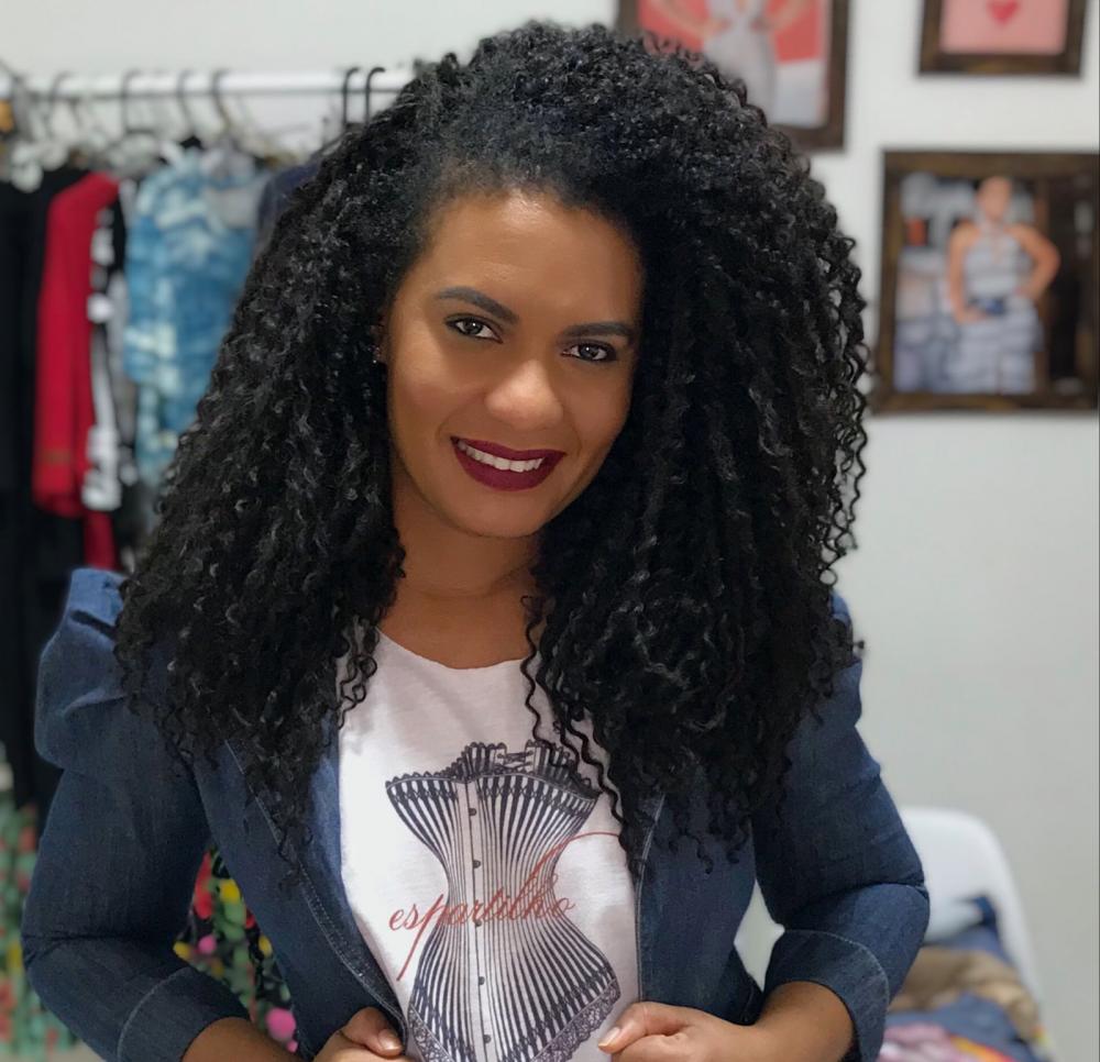 Consultora de imagem Vanessa Vasconcelos, inspira mulheres a empreender e montar seu próprio negócio