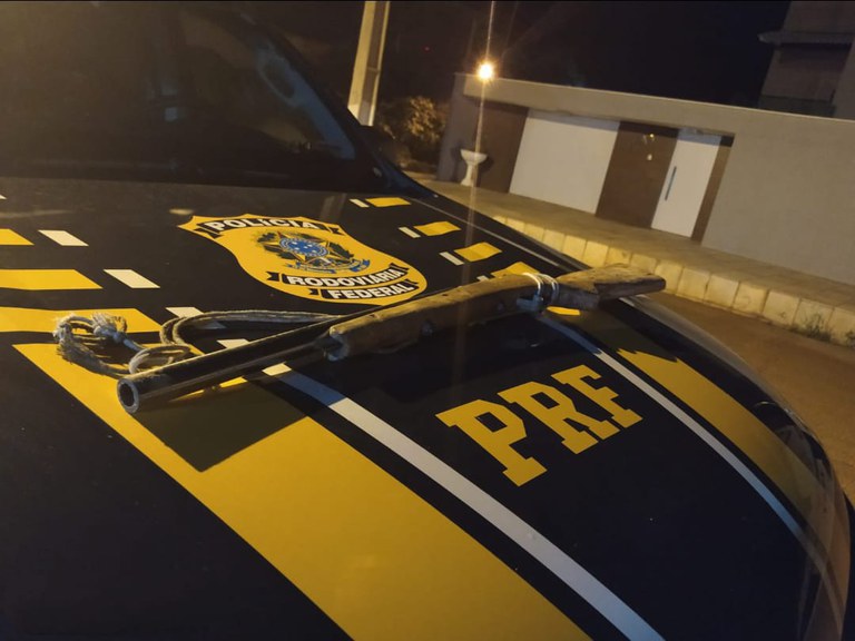 PRF apreende espingarda artesanal em Picos