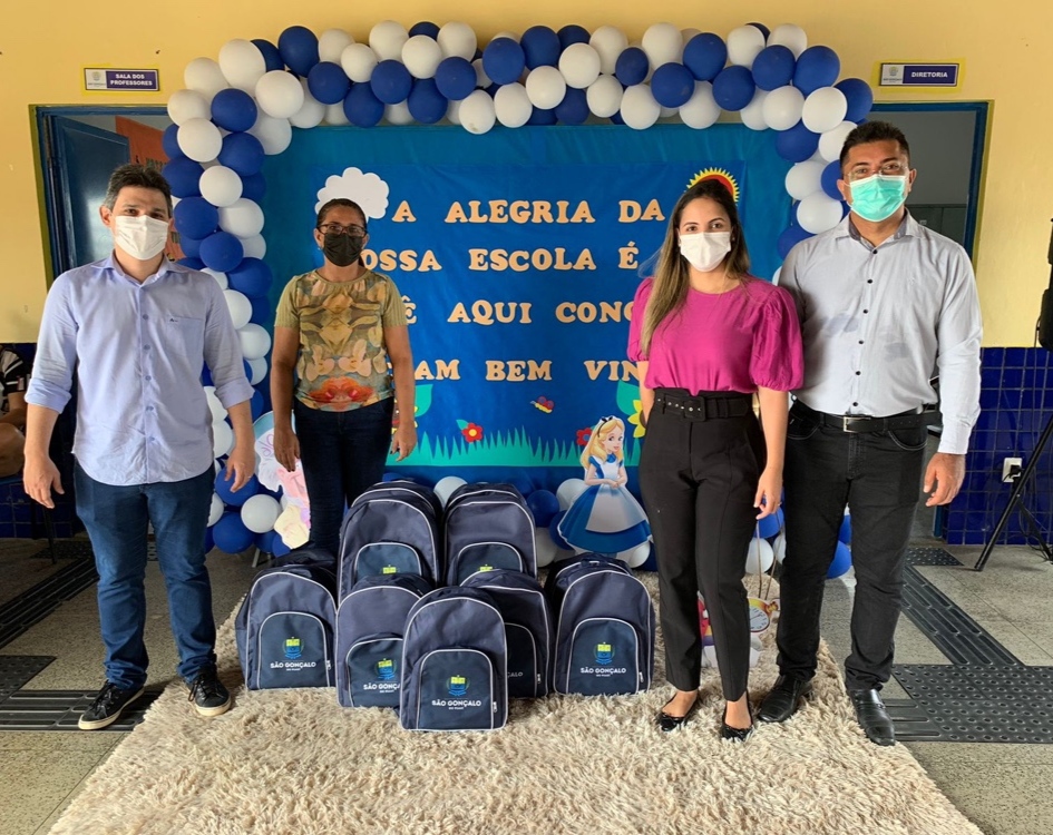 Prefeitura de São Gonçalo do Piauí inicia entrega de Kit Escolar para os alunos de rede municipal